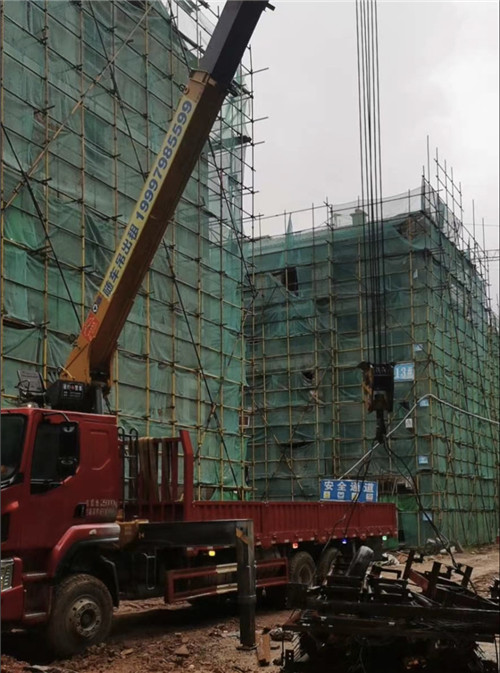 文昌市“慢工细活”—— 吊车的 “微动控制” 技术